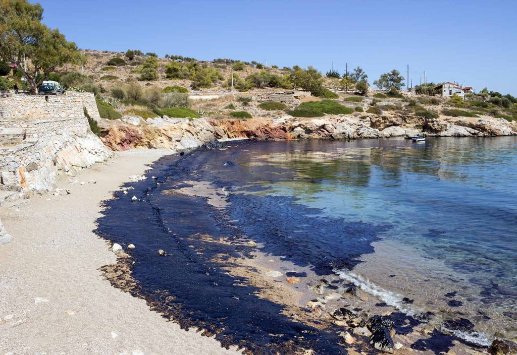 Tipos de absorbentes para prevenir la contaminación del agua Tipos de absorbentes para prevenir la contaminación del agua