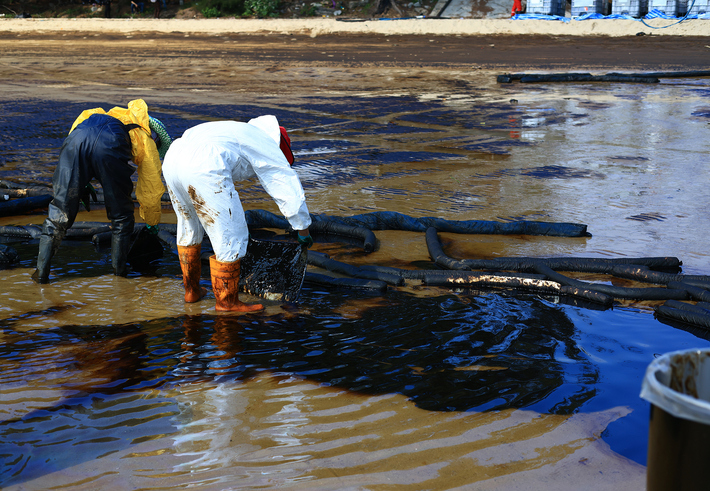 Impacto ambiental derrames industriales